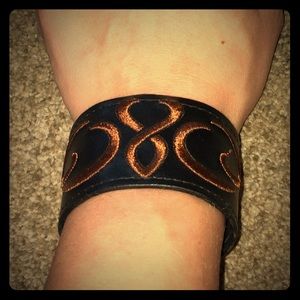 🌻 5/$25 Vintage Embroidered Black Leather Cuff